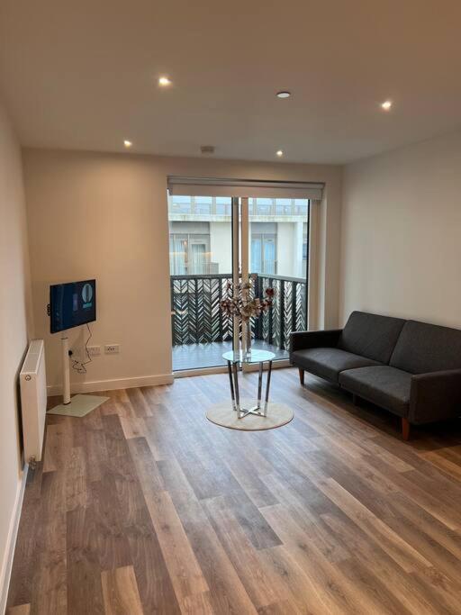 Beautiful One-bed In White City!