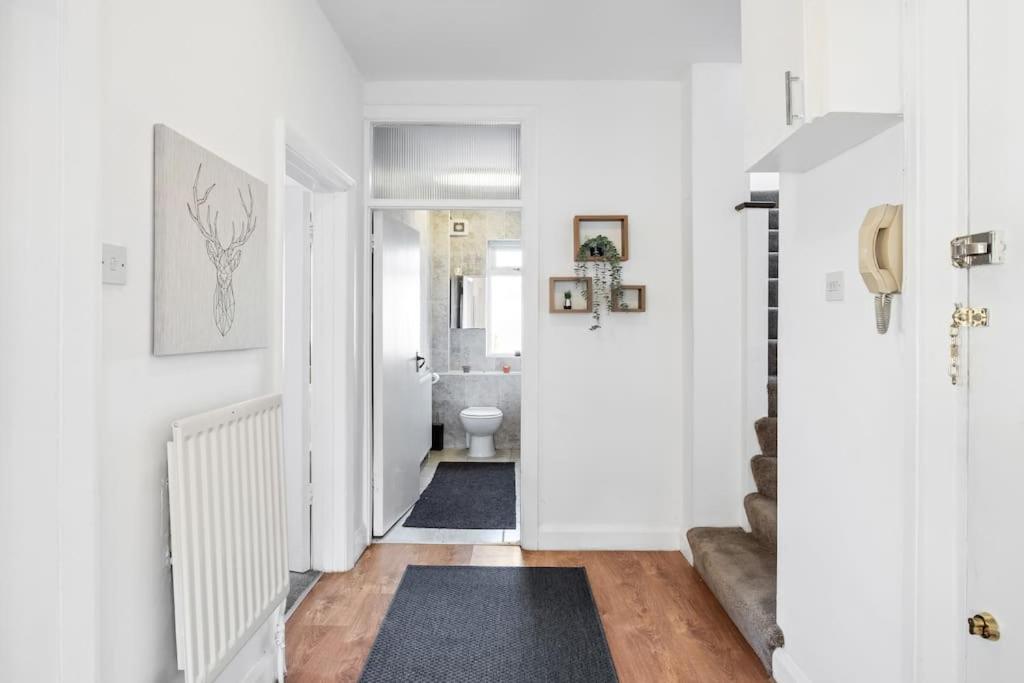 Appartamento Duplex 3 Bedroom Flat Golders Londra