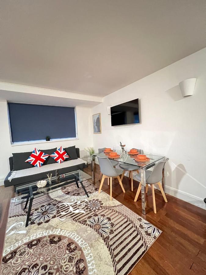 Lovely Studio Flat Cromwell Road Lägenhet *