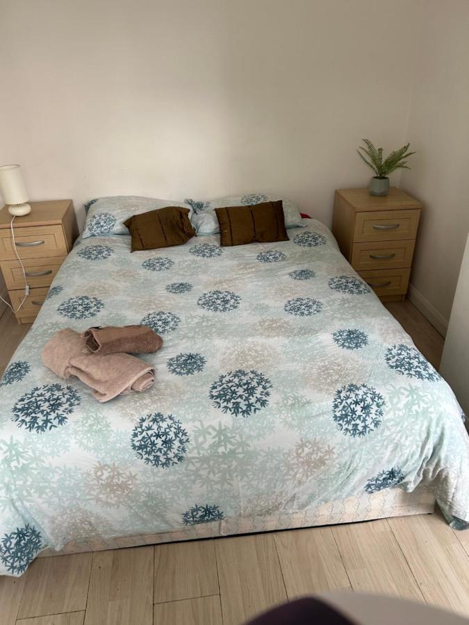 Gjestgiverier Redecorated Double With Shared Bathroom And Kitchen *