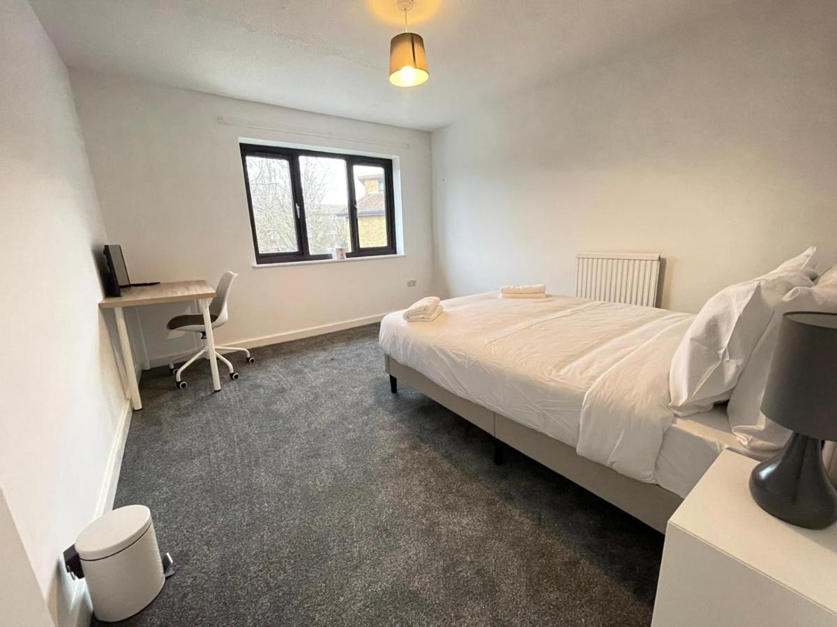 Spacious Bedroom In Beckton Séjour chez l'habitant Londres