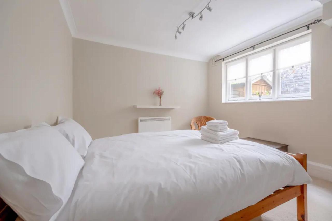 Leilighet Lovely 1 Bedroom With Patio - 10 Mins From Hyde Park