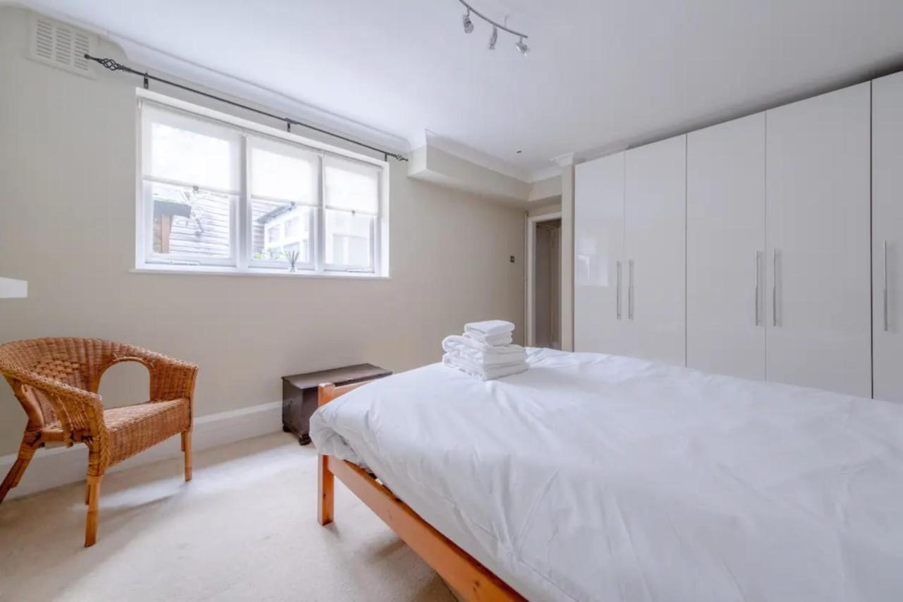 Lovely 1 Bedroom With Patio - 10 Mins From Hyde Park Leilighet