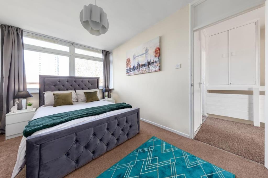 Hyde Park 4 Bedroom Superior