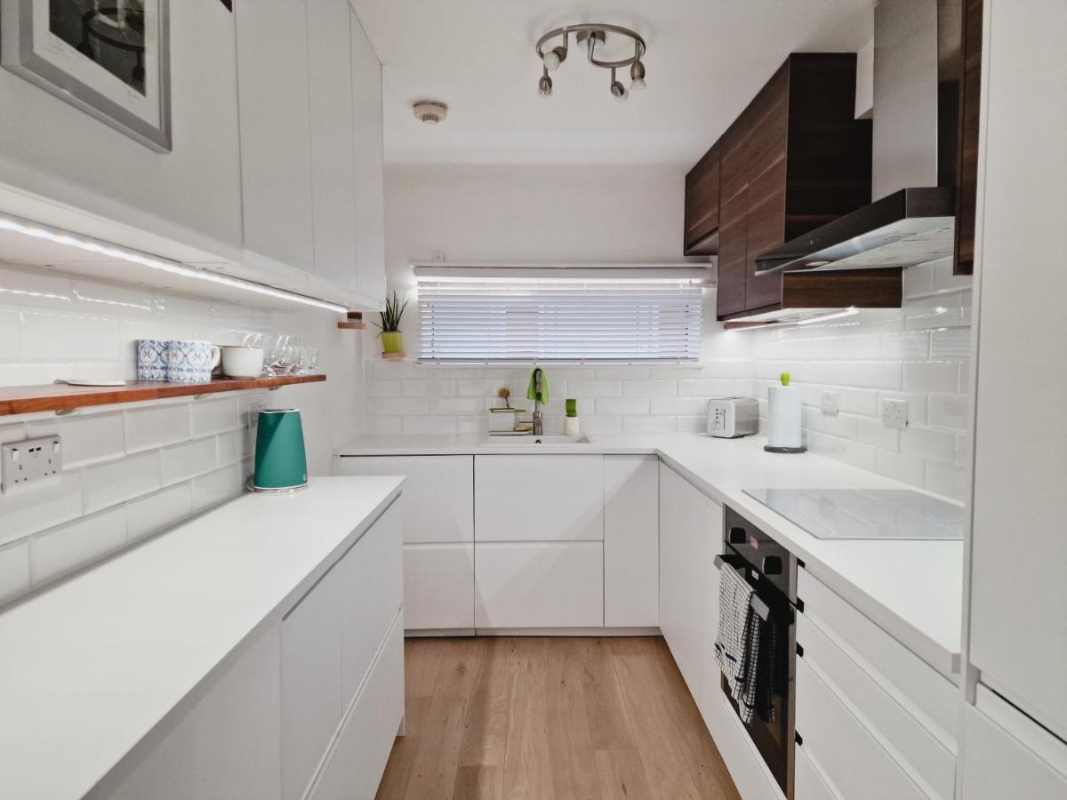Luxury Canal-front 2 Bedroom Loft Appartamento Londra