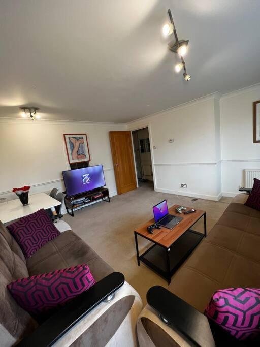 Leilighet Stylish One Bedroom Flat Furnished