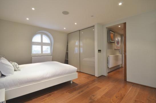 Modernized South Kensington Lejlighed London