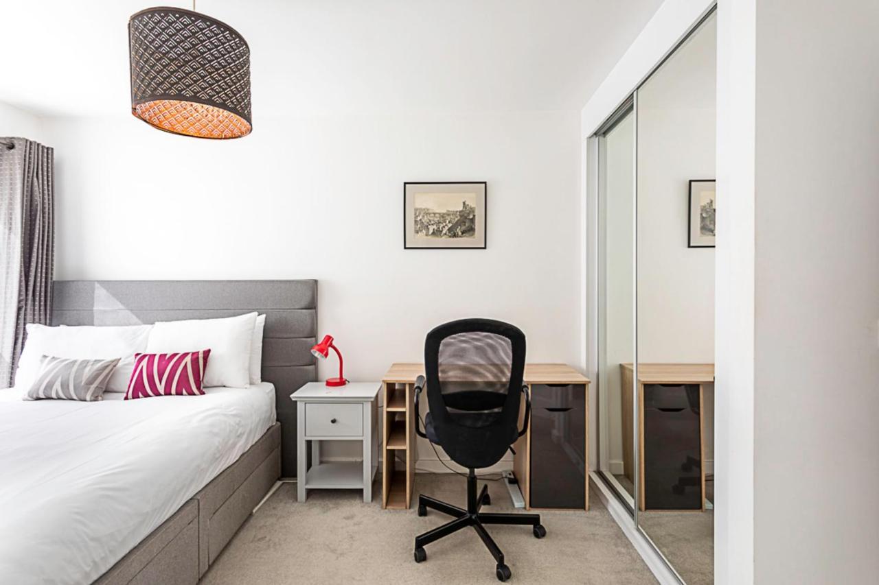 Beautiful Open Plan Garden Flat Leilighet *