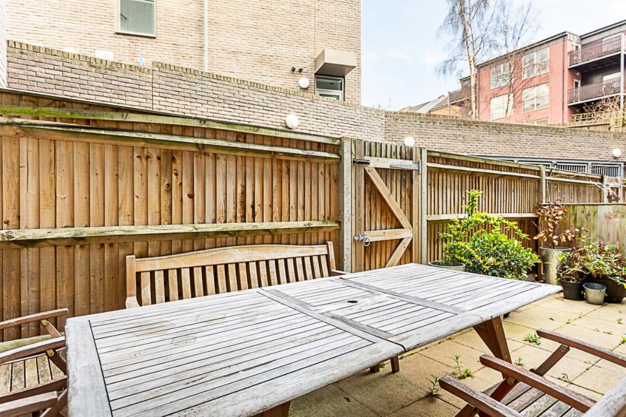 Beautiful Open Plan Garden Flat * Londra