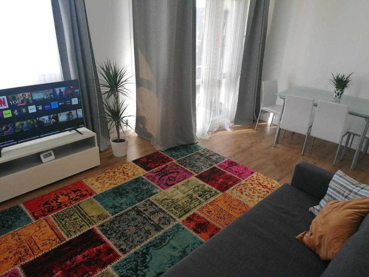 White Apartment, Your Appartement