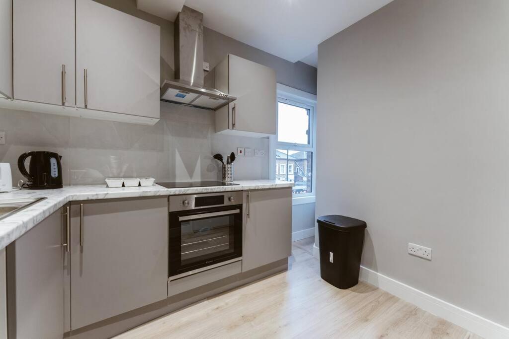 Charming Kitchenette - Your Ideal In The Heart Of The Lejlighed London