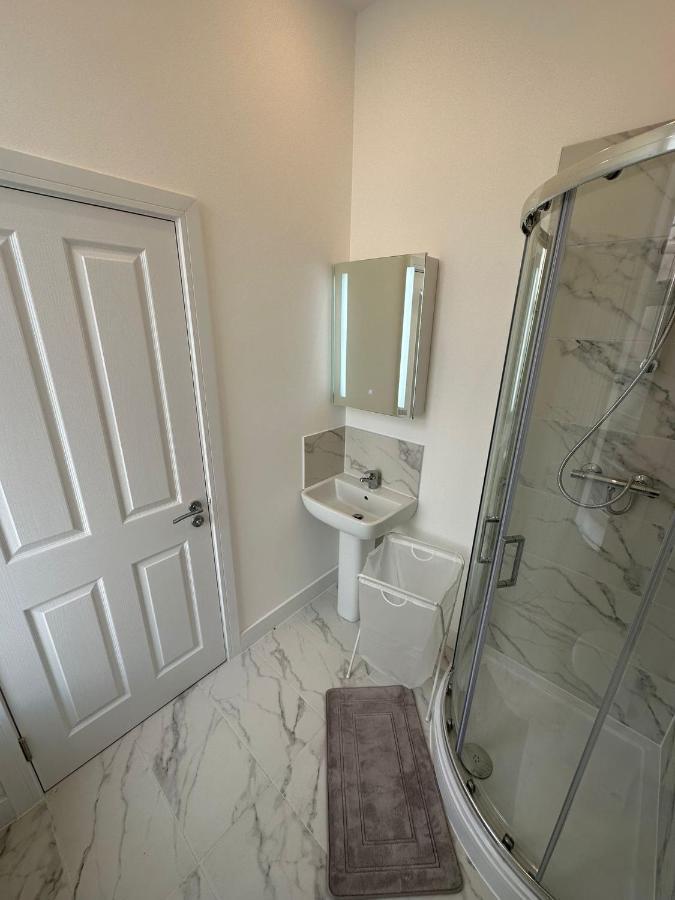 The Walworth Retreat- Cozy Flats In
