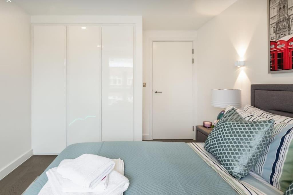 Premier 3 Bed Lux - Sleeps 8 * London