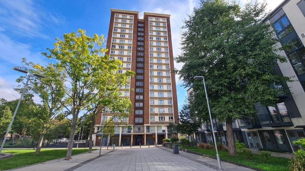 Apartment Cosy 2-bedroom Flat In Finsbury Park, Modern, Convenient & Close To London!