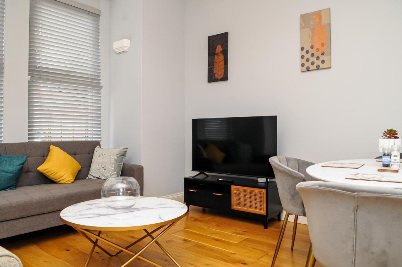 Luxury 5 Star - Parking, Garden, Nr Greater Metro Stations Appartement