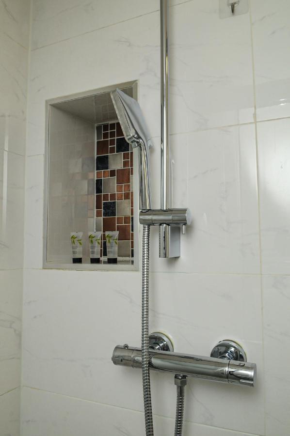 Luxury 5 Star - Parking, Garden, Nr Greater Metro Stations * Londen