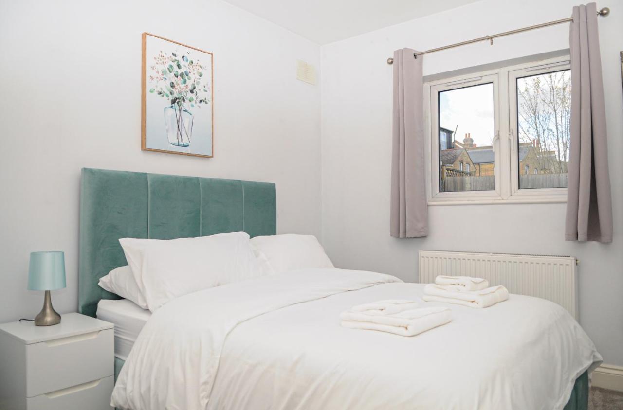 Appartement Luxury 5 Star - Parking, Garden, Nr Greater Metro Stations *