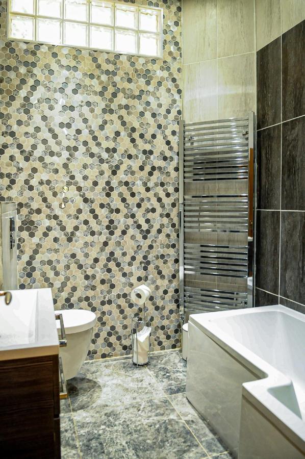 Appartement Luxury 5 Star - Parking, Garden, Nr Greater Metro Stations *