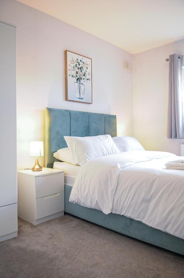 Luxury 5 Star - Parking, Garden, Nr Greater Metro Stations * Londen