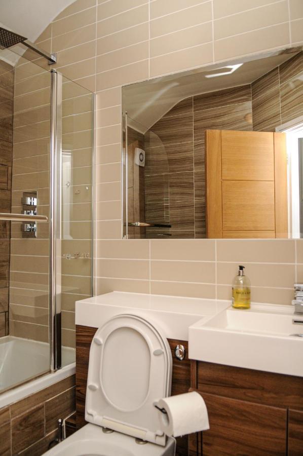 Luxury 5 Star - Parking, Garden, Nr Greater Metro Stations Appartement *