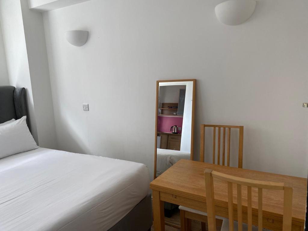 Appartement At Chelsea Cloister *