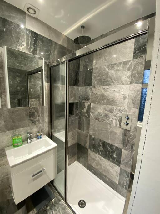 Appartamento 1 Bedroom In Shepherds Bush,