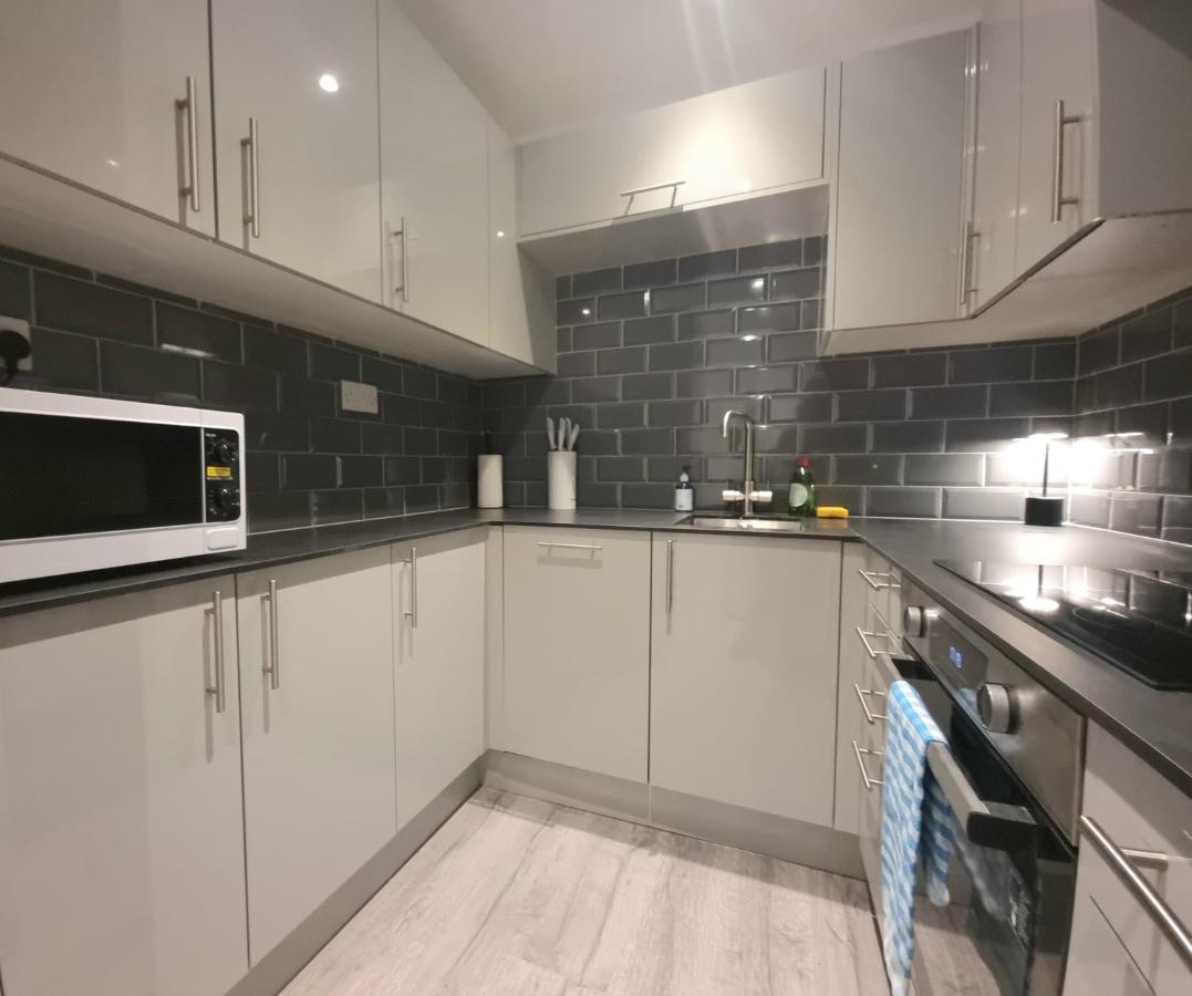 Stylish Converted Ground Floor Studio - Appartement Londen