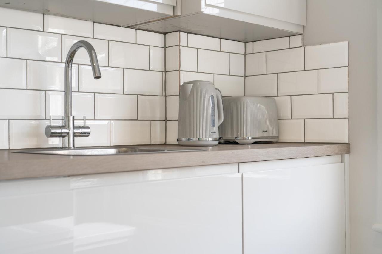 Modern Split Level 2br Spacious Maida Vale Apartment *