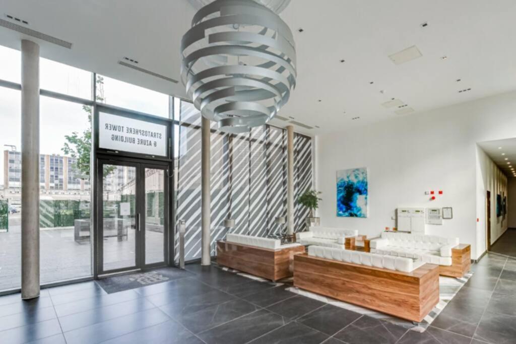 Modern 2 Bed Flat With Gym Appartement *