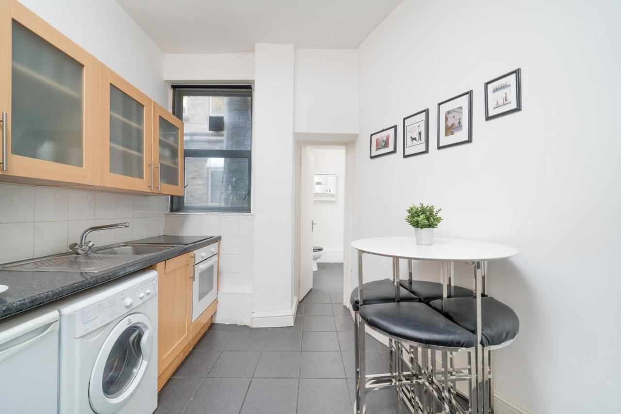 Soho Sleeps 4, Covent Garden & Leicester Square Lägenhet