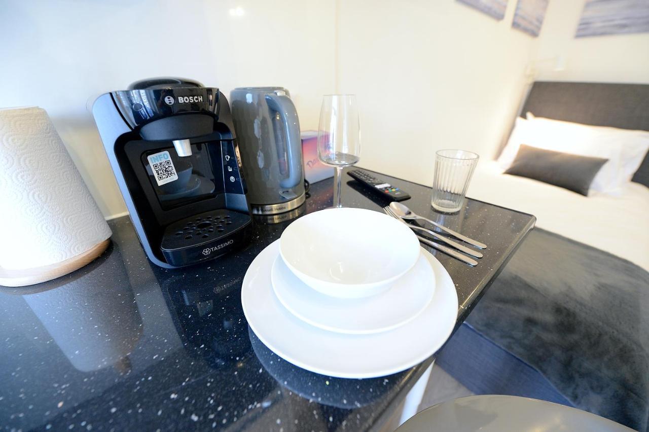 Very Close To Line Underground Shepherds Bush And Westfield Newly Refurbished Apartment *