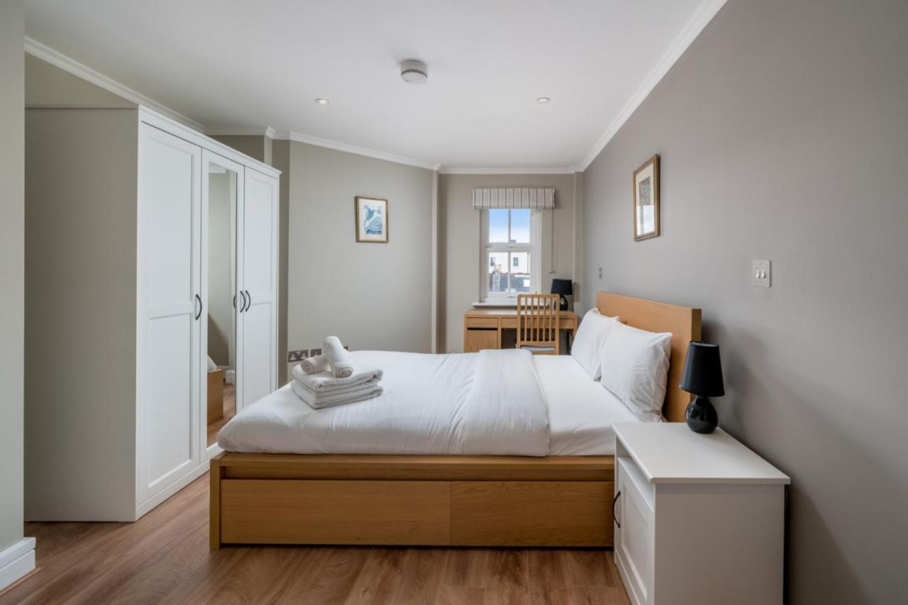 Lägenhet Modern Luxury Apartment, Sleeps Five, Barons Court *