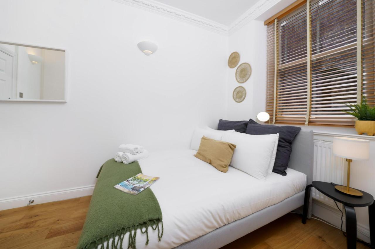 Apartment Wow! 2 Bedr/3 Beds Covent Garden/ Location! London