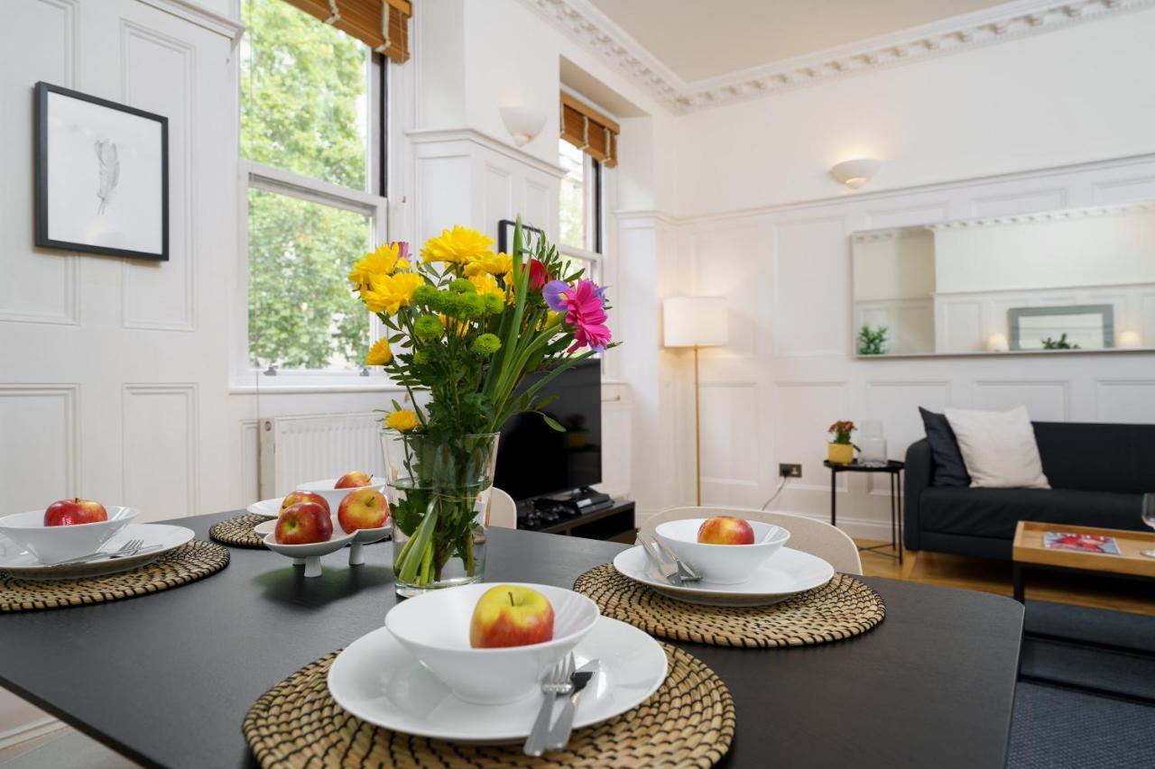 Wow! 2 Bedr/3 Beds Covent Garden/ Location! Apartment London