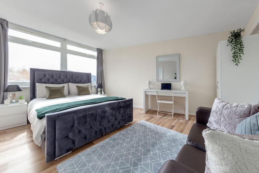 Hyde Park 4 Bedroom Superior Leilighet