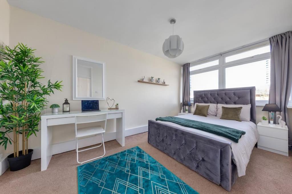 Hyde Park 4 Bedroom Superior Leilighet