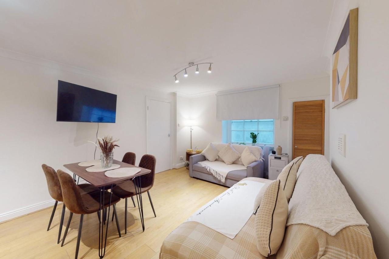 Park Lane Baker Street Apartment London