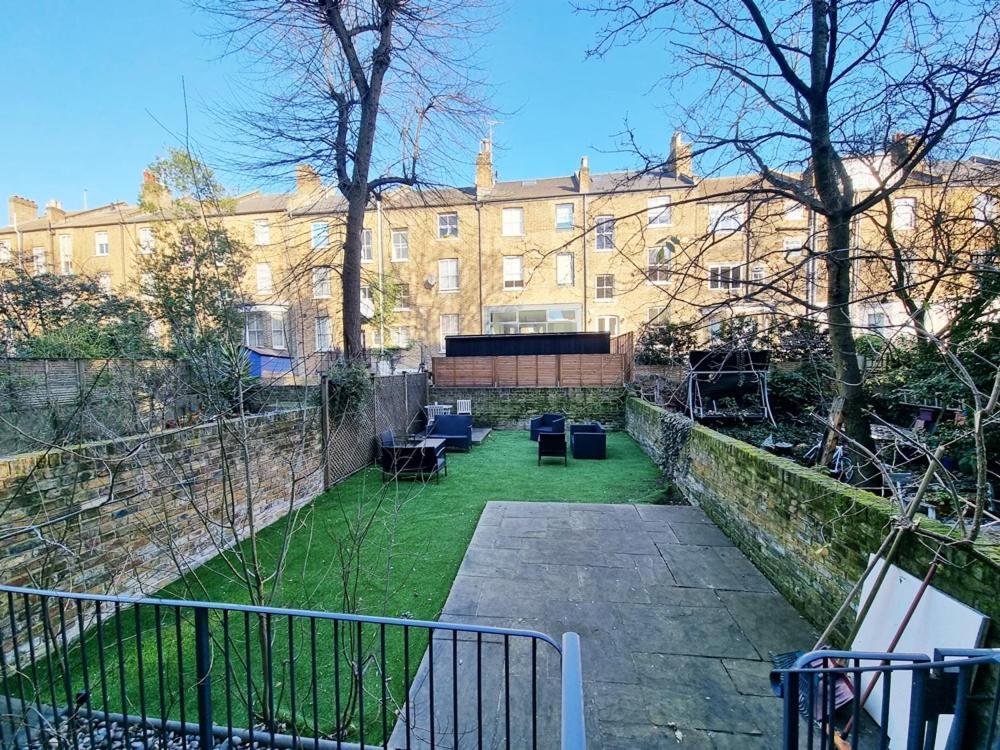 Oxford Gardens Apartment *