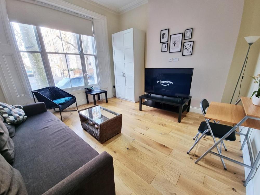 Oxford Gardens Apartment London