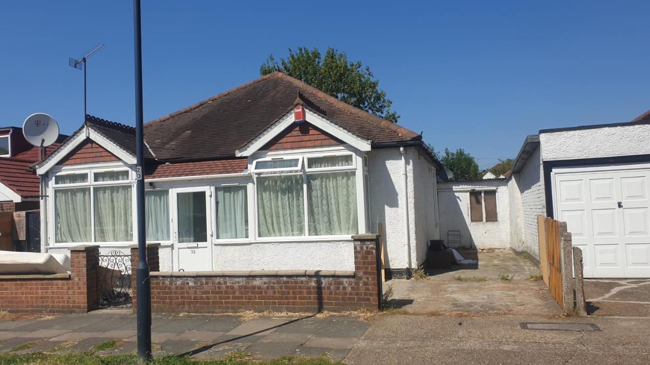 Guess Bungalow Wembley * Londra