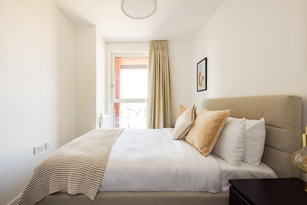Wild Roses Serviced - Upton Park Appartement Londen