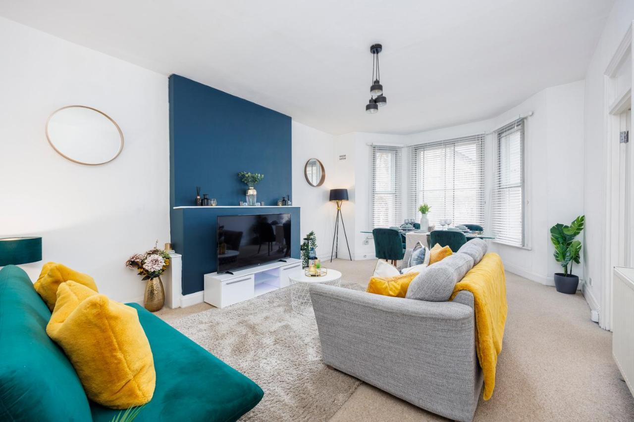 Stylish Opposite Westfields Leilighet London
