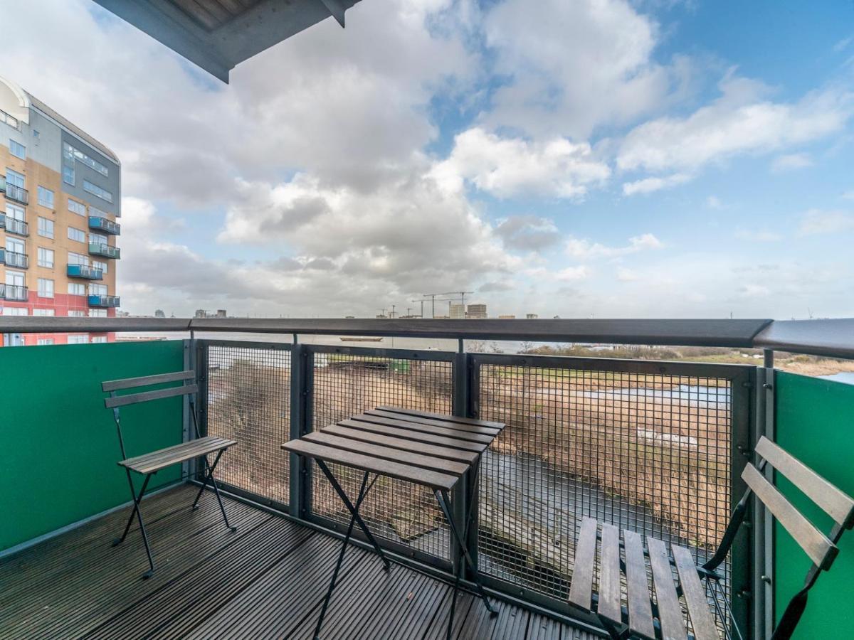 Pass The Keys Riverside Amazing Flat In Close To The O2 * Londen