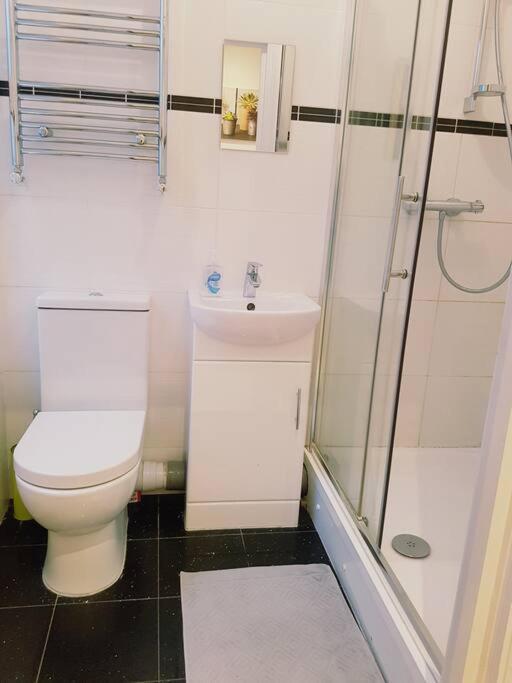 Modern In Great Location In Londen