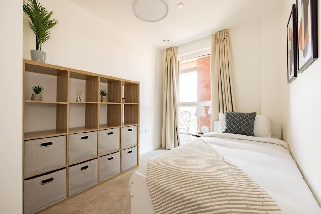 Wild Roses Serviced - Upton Park * Londen