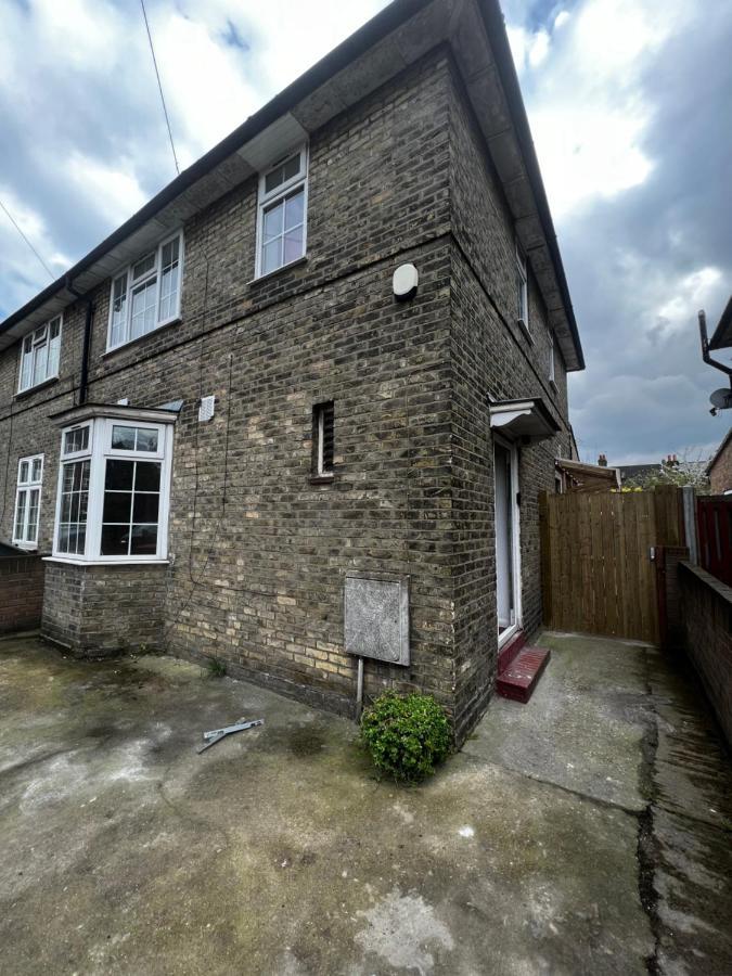 Good Priced Double In Sherperds Bush Guest house London