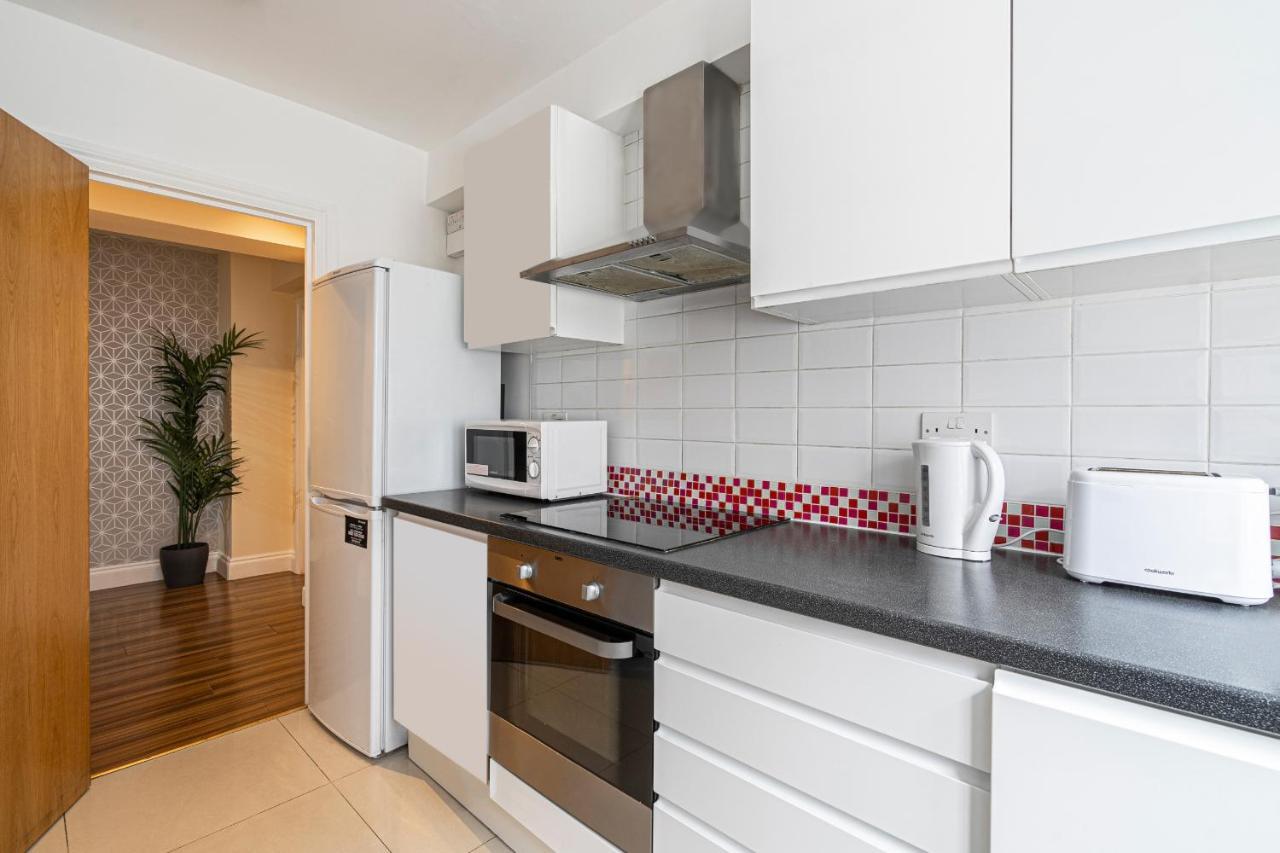 3 Bedrooms Near Hyde Park&oxford St * Londen