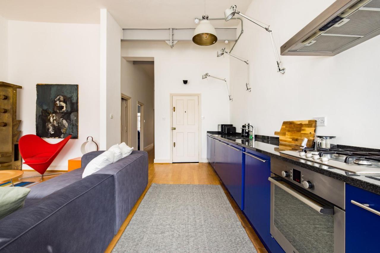 Stylish & Spacious Notting Hill Loft Lägenhet London