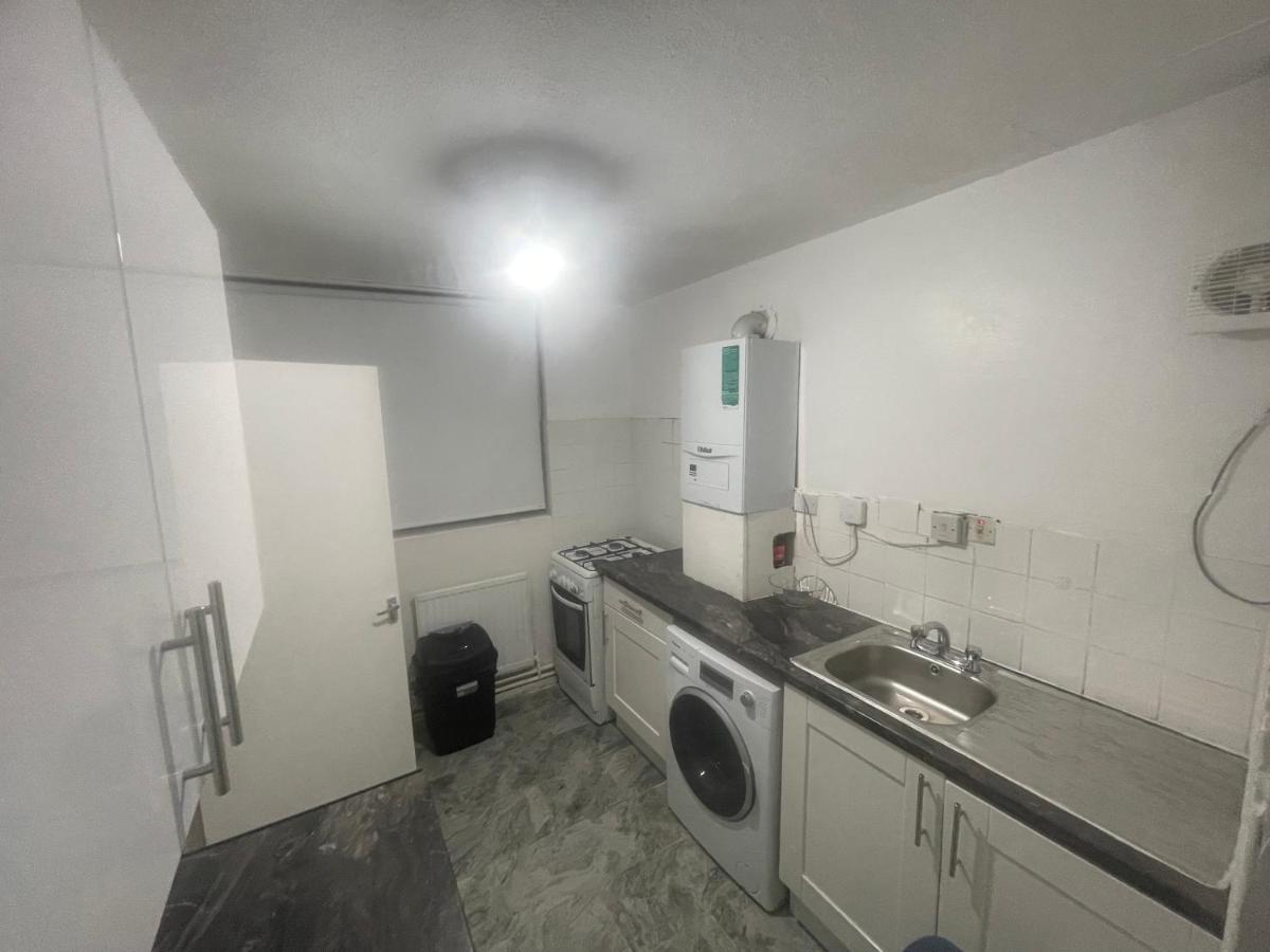 New! Xtra Large 4 Bedroom Up To 14 Guests Appartement
