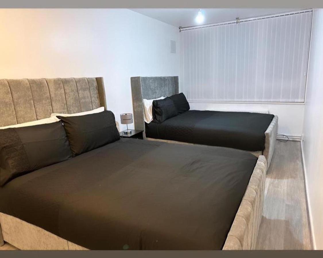 New! Xtra Large 4 Bedroom Up To 14 Guests Appartement *